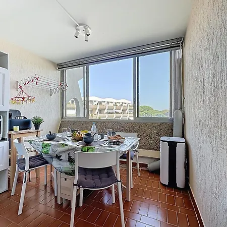 Apartament Le Quai Aux Fleurs-9 By Interhome